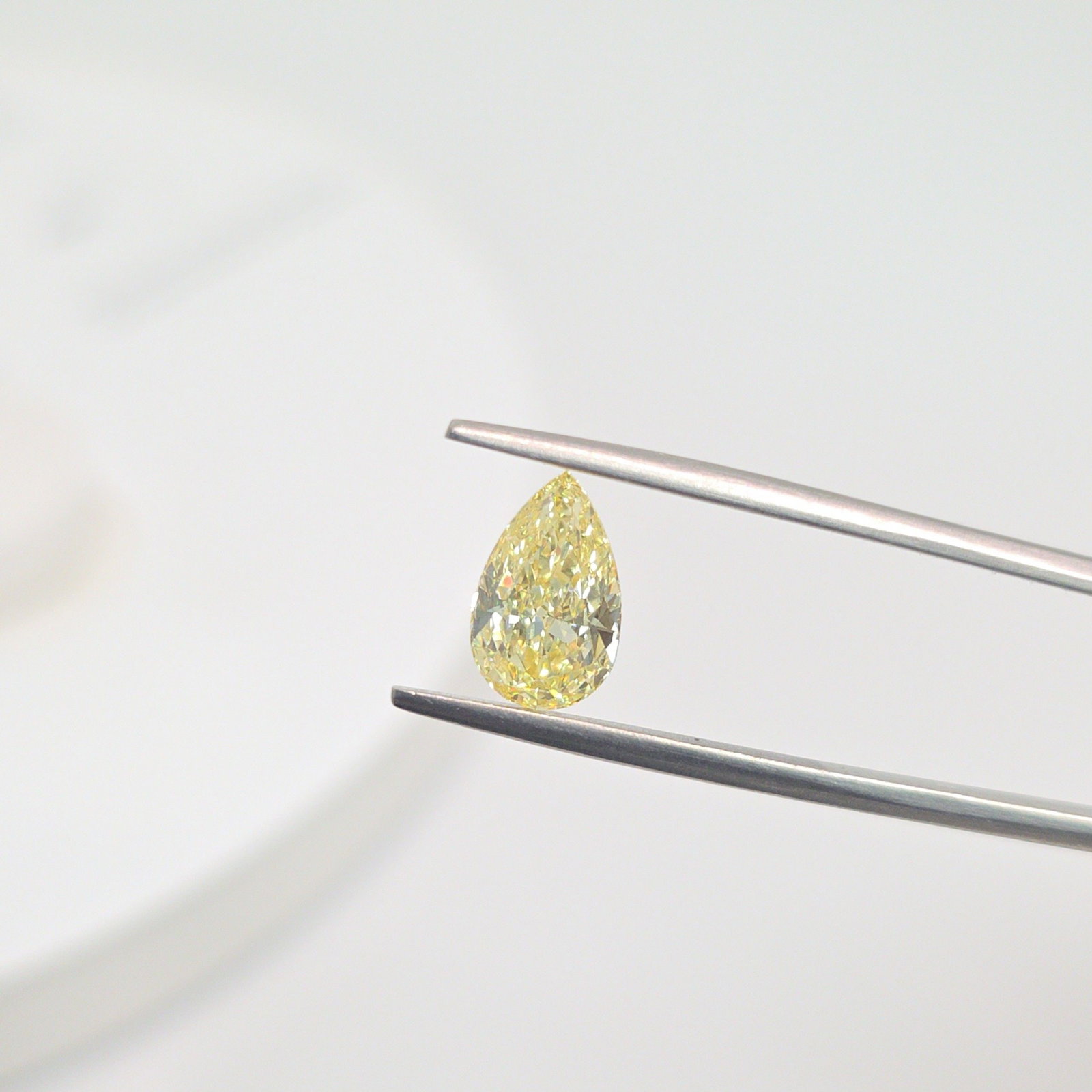 Loose Diamond - PEAR 1.58ct Fancy Intense Yellow VS1: Loose Diamond - PEAR 1.58ct Fancy Intense Yellow VS1 Source: This is a real non-mined Diamond that has been grown in a lab Shape: PEAR Carats: 1.58 Color: Fancy Intense Yellow Certification: IGI Video