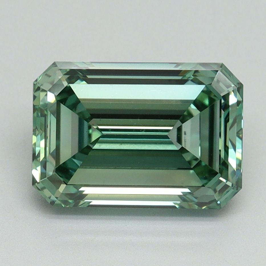 Loose Diamond - EMERALD 3.11ct Fancy Vivid Green VS1: Loose Diamond - EMERALD 3.11ct Fancy Vivid Green VS1 Source: This is a real non-mined Diamond that has been grown in a lab Shape: EMERALD Carats: 3.11 Color: Fancy Vivid Green Certification: IGI Video