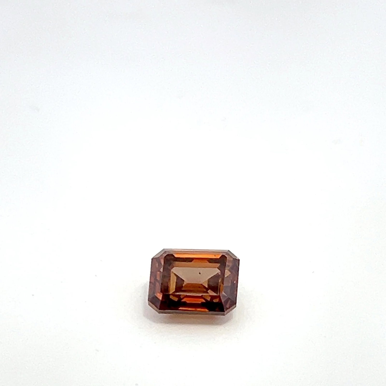 Loose Diamond - ASSCHER 3.22ct Fancy Orange SI1: Loose Diamond - ASSCHER 3.22ct Fancy Orange SI1 Source: This is a real non-mined Diamond that has been grown in a lab Shape: ASSCHER Carats: 3.22 Color: Fancy Orange Certification: NONE The Diamond De