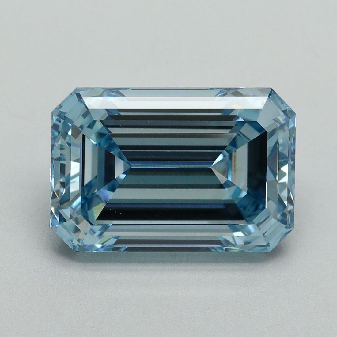 Loose Diamond - EMERALD 5.34ct Fancy Intense Blue VVS2: Loose Diamond - EMERALD 5.34ct Fancy Intense Blue VVS2 Source: This is a real non-mined Diamond that has been grown in a lab Shape: EMERALD Carats: 5.34 Color: Fancy Intense Blue Certification: IGI Vi