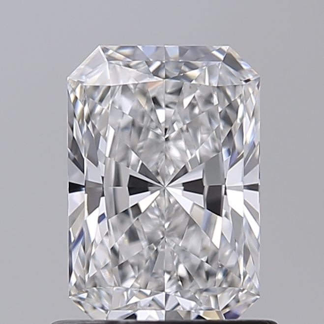 Loose Diamond - RADIANT 1.01ct E VS1: Loose Diamond - RADIANT 1.01ct E VS1 Source: This is a real non-mined Diamond that has been grown in a lab Shape: RADIANT Carats: 1.01 Color: E Clarity: VS1 Certification: NONE Video: