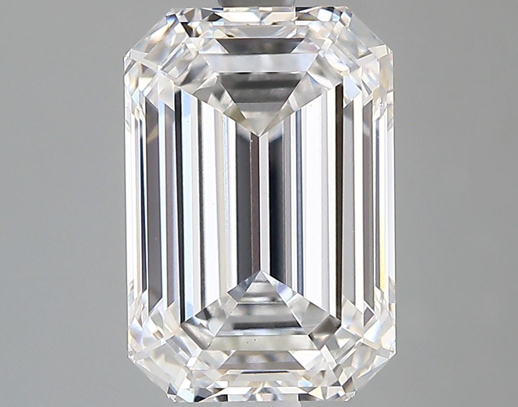 Loose Diamond - EMERALD 3.38ct D VVS2: Loose Diamond - EMERALD 3.38ct D VVS2 Source: This is a real non-mined Diamond that has been grown in a lab Shape: EMERALD Carats: 3.38 Color: D Clarity: VVS2 Certification: IGI Video: