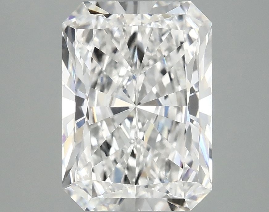 Loose Diamond - RADIANT 3.08ct D VVS2: Loose Diamond - RADIANT 3.08ct D VVS2 Source: This is a real non-mined Diamond that has been grown in a lab Shape: RADIANT Carats: 3.08 Color: D Clarity: VVS2 Certification: IGI Video: