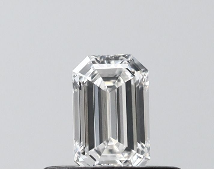 Loose Diamond - EMERALD 0.33ct E VVS1: Loose Diamond - EMERALD 0.33ct E VVS1 Source: This is a real non-mined Diamond that has been grown in a lab Shape: EMERALD Carats: 0.33 Color: E Clarity: VVS1 Certification: IGI Video: Video Link The