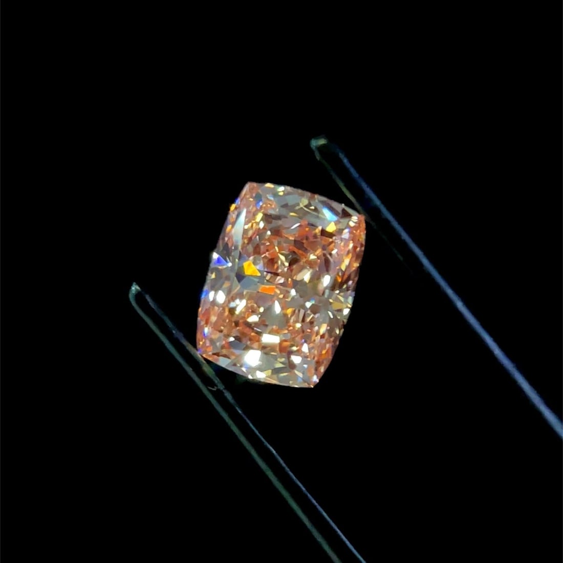 Loose Diamond - CUSHION BRILLIANT 2.01ct Fancy Vivid Pink VVS1: Loose Diamond - CUSHION BRILLIANT 2.01ct Fancy Vivid Pink VVS1 Source: This is a real non-mined Diamond that has been grown in a lab Shape: CUSHION BRILLIANT Carats: 2.01 Color: Fancy Vivid Pink Certi