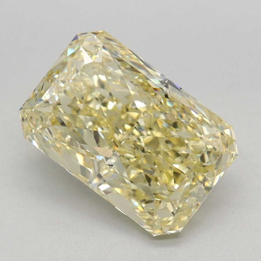 Loose Diamond - RADIANT 3.09ct Fancy Intense Yellow VS1: Loose Diamond - RADIANT 3.09ct Fancy Intense Yellow VS1 Source: This is a real non-mined Diamond that has been grown in a lab Shape: RADIANT Carats: 3.09 Color: Fancy Intense Yellow Certification: IGI
