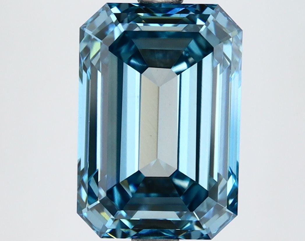 Loose Diamond - EMERALD 4.5ct Fancy Vivid Blue VS1: Loose Diamond - EMERALD 4.5ct Fancy Vivid Blue VS1 Source: This is a real non-mined Diamond that has been grown in a lab Shape: EMERALD Carats: 4.5 Color: Fancy Vivid Blue Certification: IGI Video: