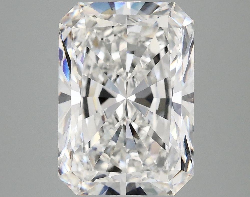 Loose Diamond - RADIANT 4.09ct E VVS2: Loose Diamond - RADIANT 4.09ct E VVS2 Source: This is a real non-mined Diamond that has been grown in a lab Shape: RADIANT Carats: 4.09 Color: E Clarity: VVS2 Certification: IGI Video: