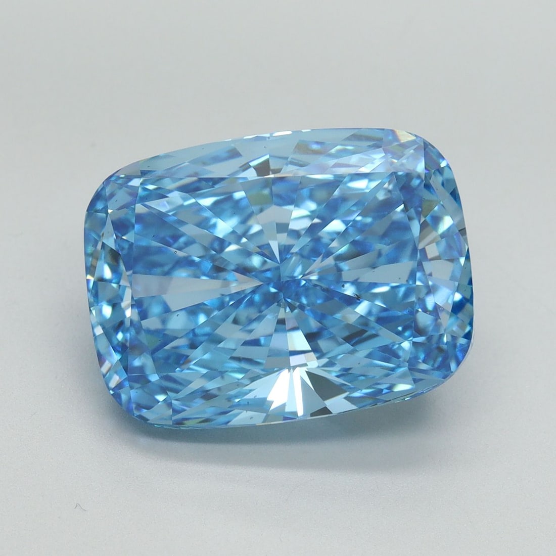 Loose Diamond - CUSHION BRILLIANT 9.07ct Fancy Vivid Blue VS2: Loose Diamond - CUSHION BRILLIANT 9.07ct Fancy Vivid Blue VS2 Source: This is a real non-mined Diamond that has been grown in a lab Shape: CUSHION BRILLIANT Carats: 9.07 Color: Fancy Vivid Blue