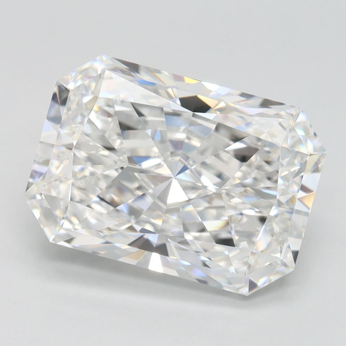 Loose Diamond - RADIANT 4.3ct D VVS1: Loose Diamond - RADIANT 4.3ct D VVS1 Source: This is a real non-mined Diamond that has been grown in a lab Shape: RADIANT Carats: 4.3 Color: D Clarity: VVS1 Certification: IGI Video: