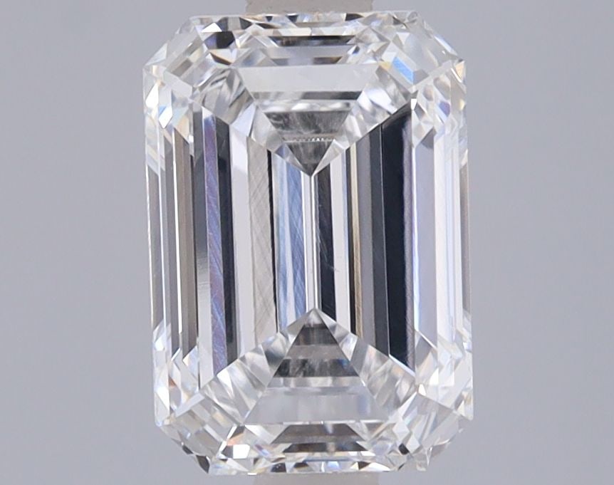 Loose Diamond - EMERALD 2.02ct E VVS2: Loose Diamond - EMERALD 2.02ct E VVS2 Source: This is a real non-mined Diamond that has been grown in a lab Shape: EMERALD Carats: 2.02 Color: E Clarity: VVS2 Certification: IGI Video: