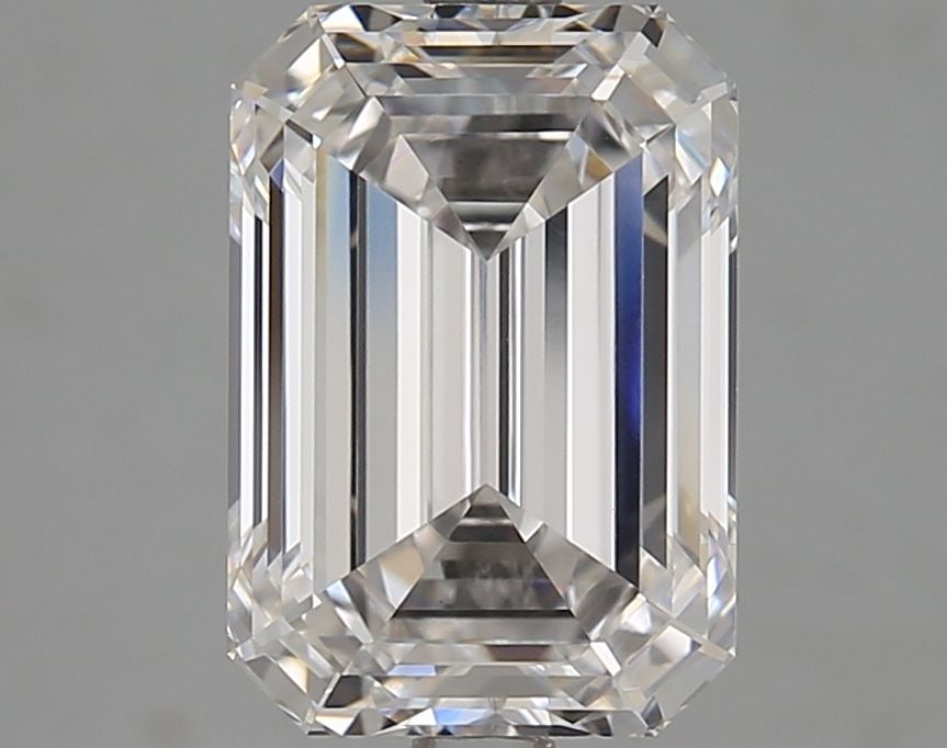 Loose Diamond - EMERALD 4.06ct F VS1: Loose Diamond - EMERALD 4.06ct F VS1 Source: This is a real non-mined Diamond that has been grown in a lab Shape: EMERALD Carats: 4.06 Color: F Clarity: VS1 Certification: GIA Video:
