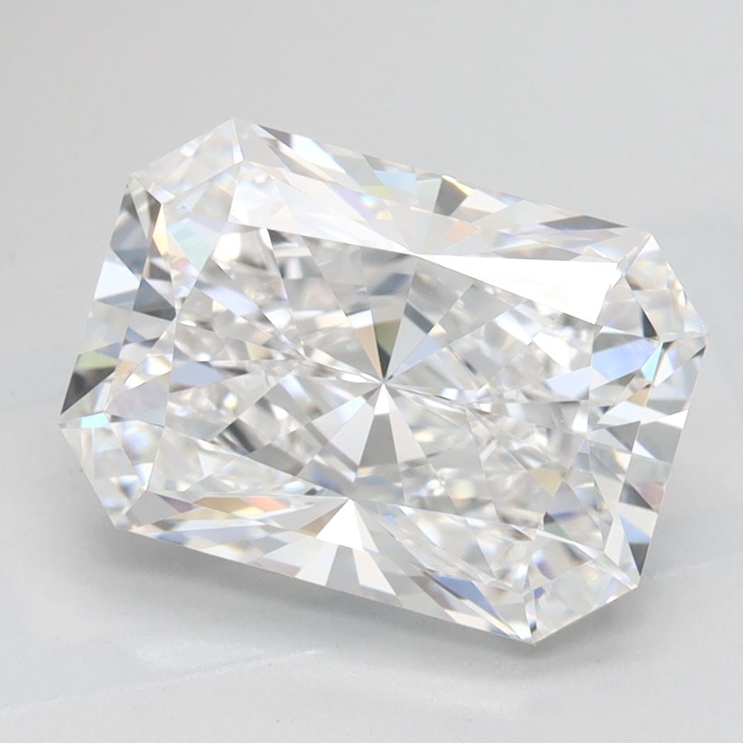Loose Diamond - RADIANT 3.04ct D IF: Loose Diamond - RADIANT 3.04ct D IF Source: This is a real non-mined Diamond that has been grown in a lab Shape: RADIANT Carats: 3.04 Color: D Clarity: IF Certification: GIA Video: