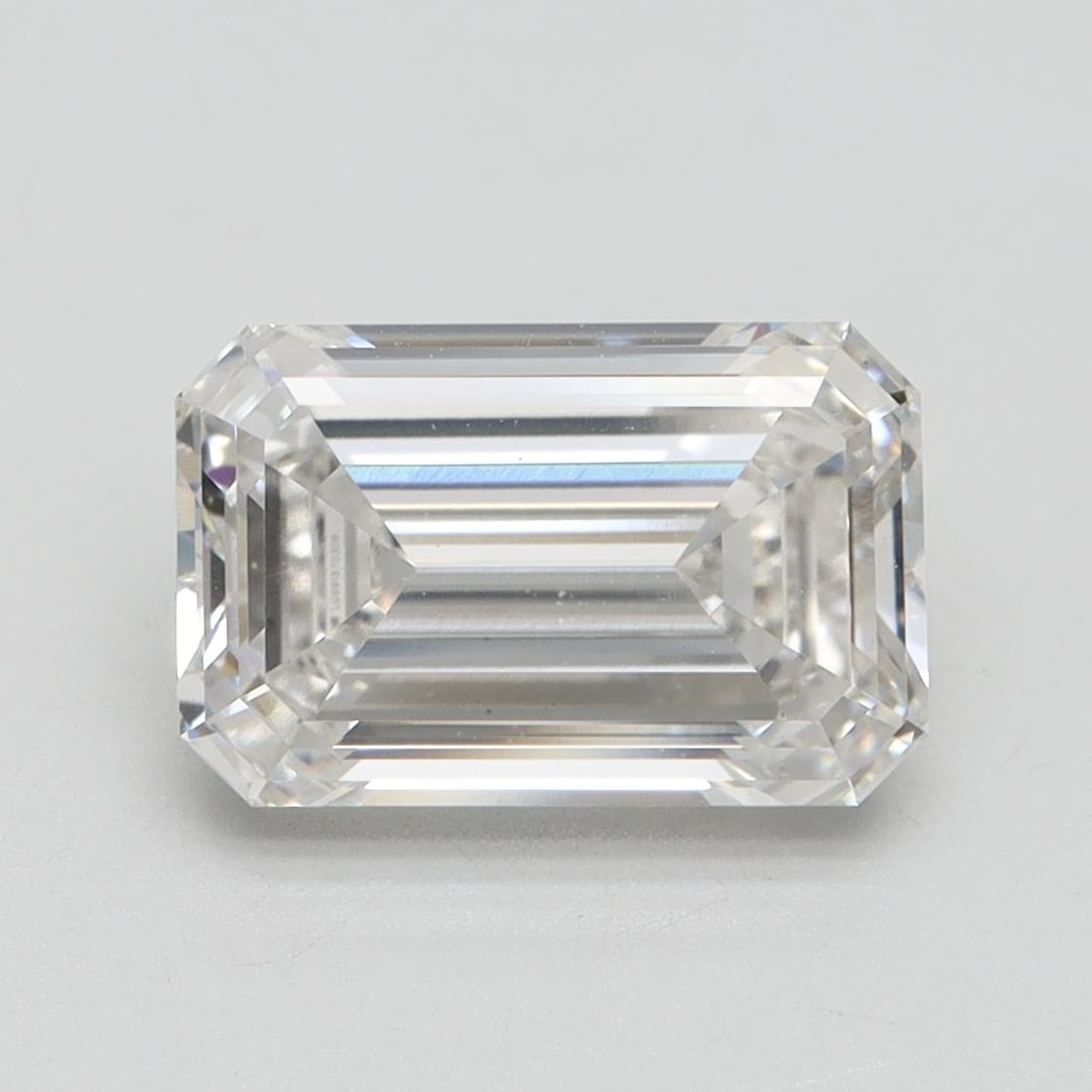 Loose Diamond - EMERALD 3.04ct G VS1: Loose Diamond - EMERALD 3.04ct G VS1 Source: This is a real non-mined Diamond that has been grown in a lab Shape: EMERALD Carats: 3.04 Color: G Clarity: VS1 Certification: IGI Video:
