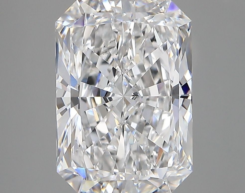 Loose Diamond - RADIANT 4.0ct D VVS2: Loose Diamond - RADIANT 4.0ct D VVS2 Source: This is a real non-mined Diamond that has been grown in a lab Shape: RADIANT Carats: 4.0 Color: D Clarity: VVS2 Certification: IGI Video: