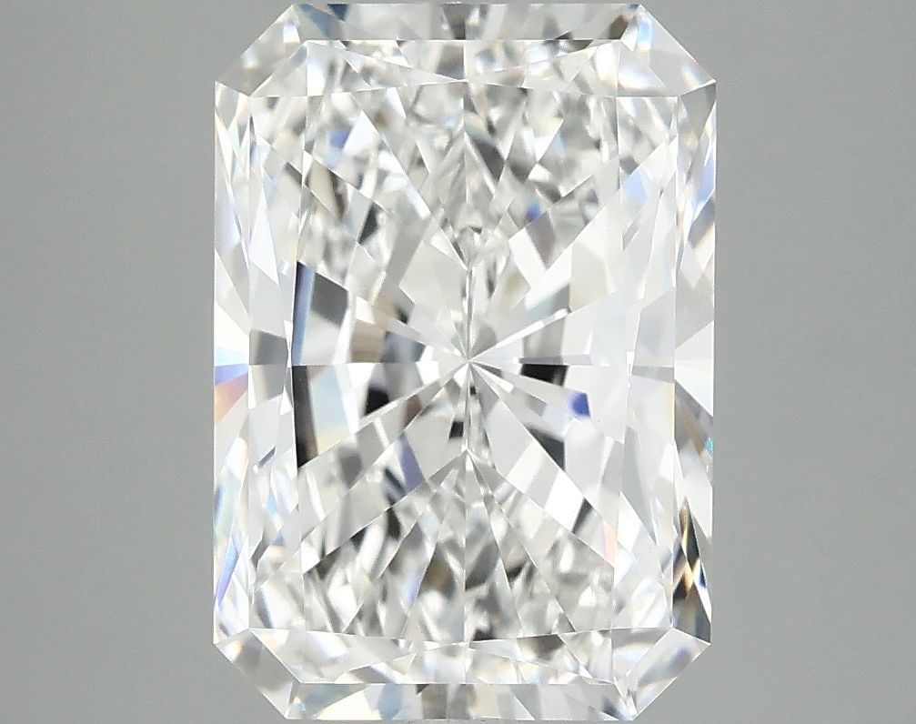 Loose Diamond - RADIANT 4.06ct E VVS2: Loose Diamond - RADIANT 4.06ct E VVS2 Source: This is a real non-mined Diamond that has been grown in a lab Shape: RADIANT Carats: 4.06 Color: E Clarity: VVS2 Certification: IGI Video: