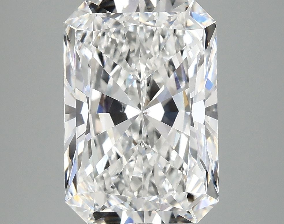 Loose Diamond - RADIANT 4.19ct D VVS2: Loose Diamond - RADIANT 4.19ct D VVS2 Source: This is a real non-mined Diamond that has been grown in a lab Shape: RADIANT Carats: 4.19 Color: D Clarity: VVS2 Certification: IGI Video: Video Link The