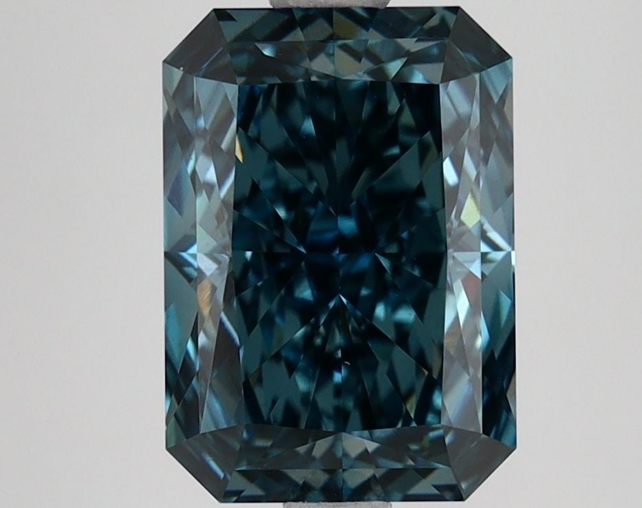 Loose Diamond - RADIANT 3.08ct Fancy Vivid Blue VVS1: Loose Diamond - RADIANT 3.08ct Fancy Vivid Blue VVS1 Source: This is a real non-mined Diamond that has been grown in a lab Shape: RADIANT Carats: 3.08 Color: Fancy Vivid Blue Certification: IGI Video: