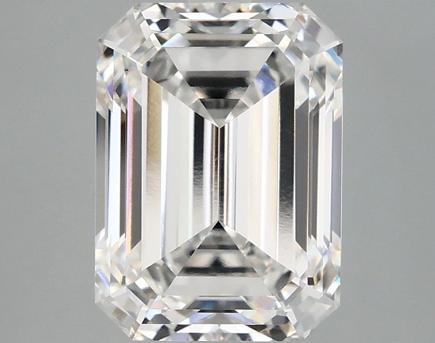 Loose Diamond - EMERALD 3.55ct E VS1: Loose Diamond - EMERALD 3.55ct E VS1 Source: This is a real non-mined Diamond that has been grown in a lab Shape: EMERALD Carats: 3.55 Color: E Clarity: VS1 Certification: IGI Video: