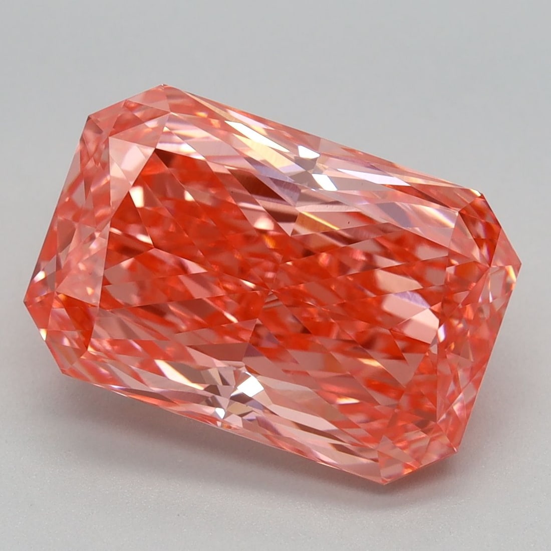 Loose Diamond - RADIANT 3.97ct Fancy Vivid Pink VVS2: Loose Diamond - RADIANT 3.97ct Fancy Vivid Pink VVS2 Source: This is a real non-mined Diamond that has been grown in a lab Shape: RADIANT Carats: 3.97 Color: Fancy Vivid Pink Certification: IGI