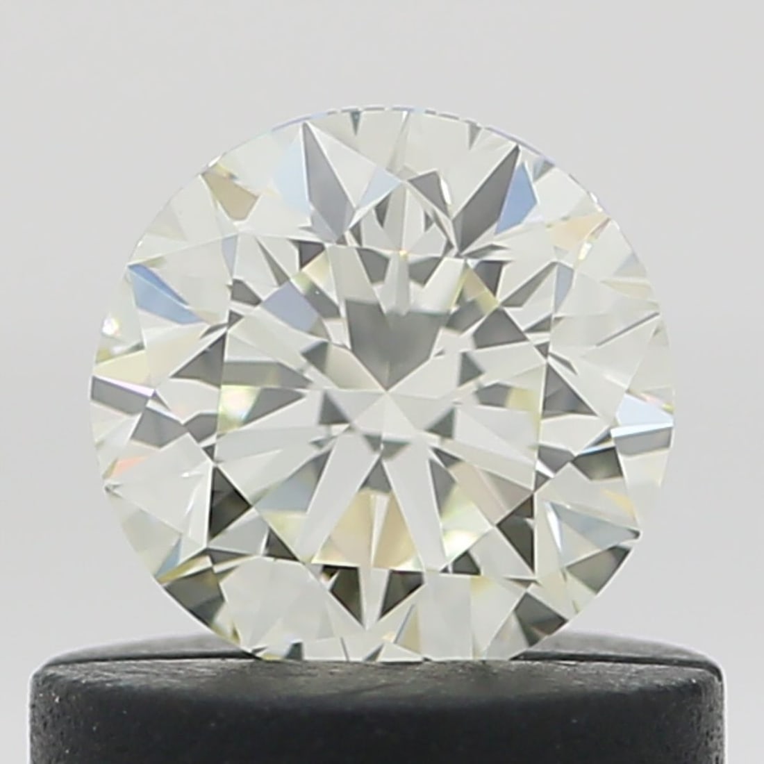 Loose Diamond - ROUND 0.5ct N VVS2: Loose Diamond - ROUND 0.5ct N VVS2 Source: Natural Shape: ROUND Carats: 0.5 Color: N Clarity: VVS2 Certification: NONE Video: