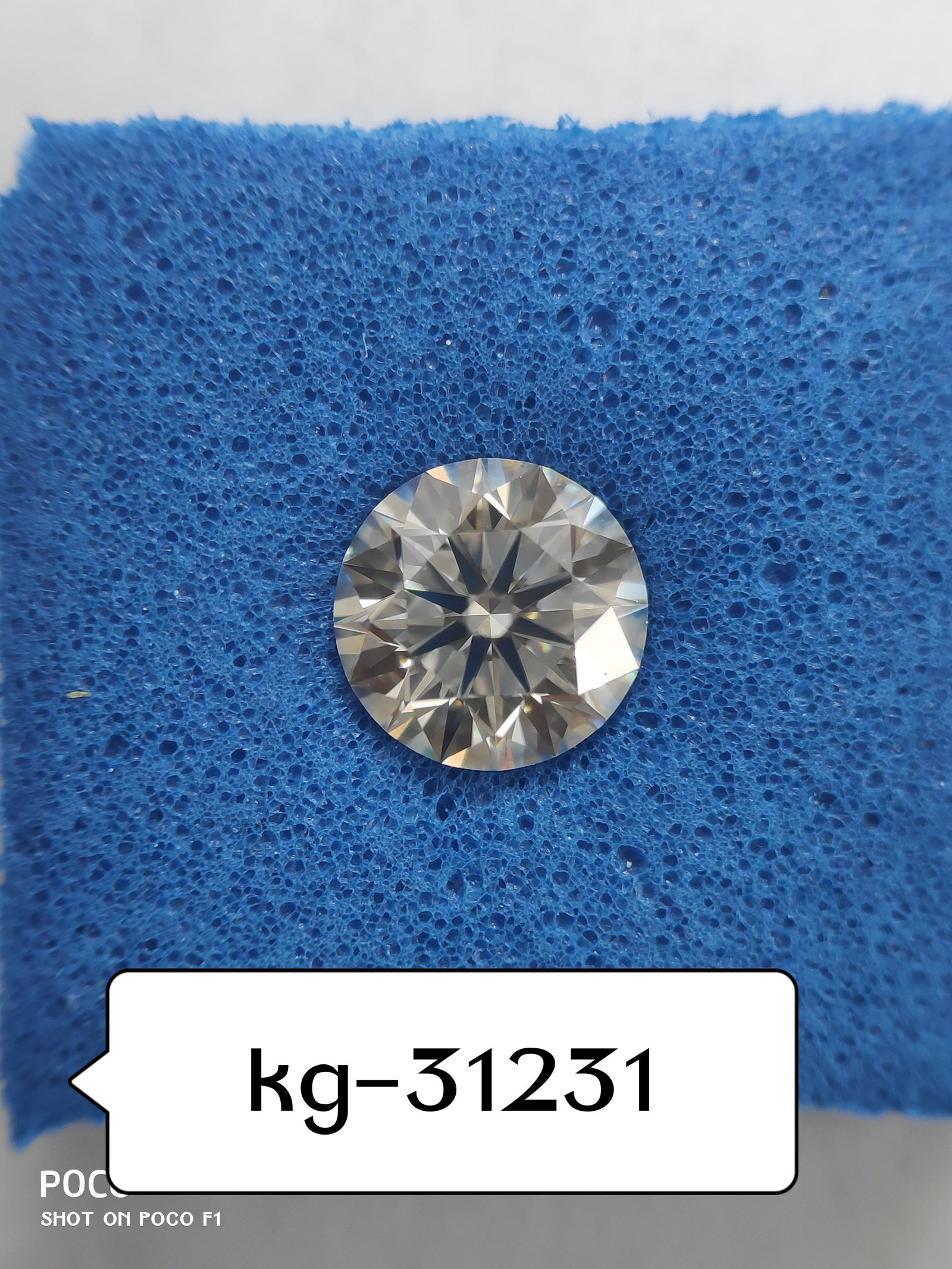 Loose Diamond - ROUND 0.6ct K IF: Loose Diamond - ROUND 0.6ct K IF Source: Natural Shape: ROUND Carats: 0.6 Color: K Clarity: IF Certification: GIA The Diamond Depot Guarantee: All items in this auction are guaranteed to be 100% authe