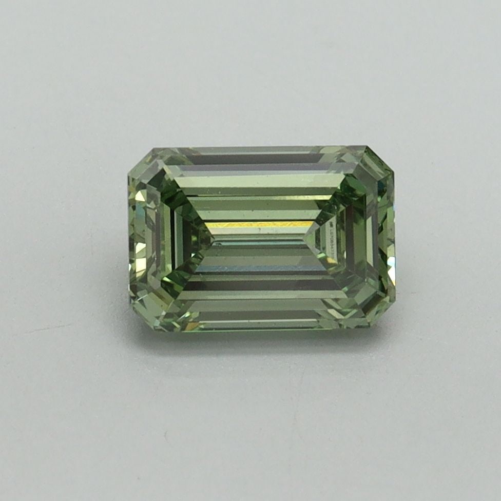 Loose Diamond - EMERALD 1.01ct Fancy Vivid Green VS2: Loose Diamond - EMERALD 1.01ct Fancy Vivid Green VS2 Source: This is a real non-mined Diamond that has been grown in a lab Shape: EMERALD Carats: 1.01 Color: Fancy Vivid Green Certification: IGI Video