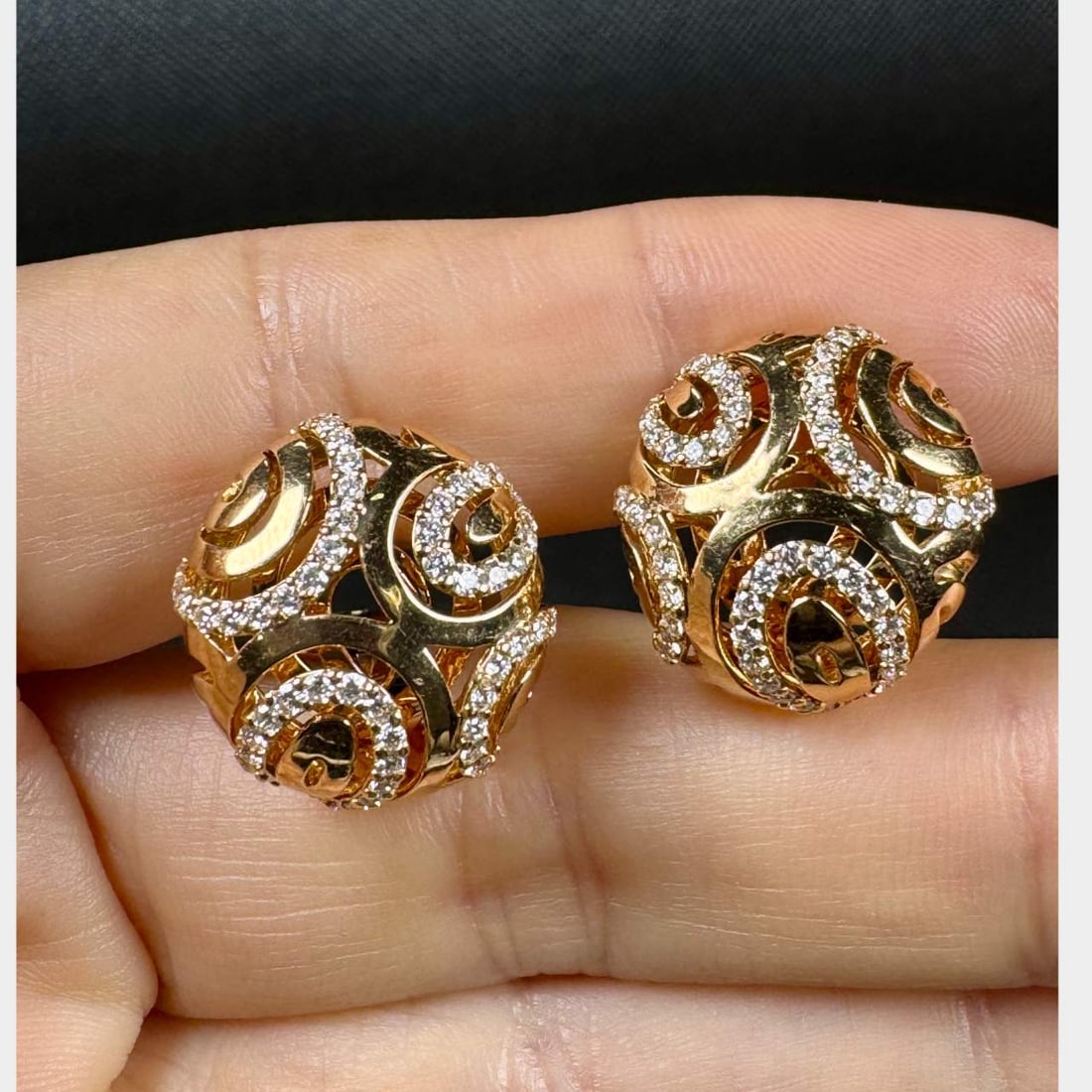 CRIVELLI 18K Yellow Gold Earrings with 118 Diamonds 2.36 Ct F-G VVS-VS (1 of 2)
