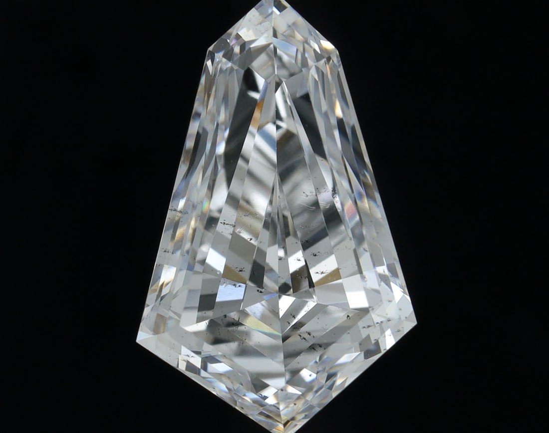 Loose Diamond - OTHER 3.01ct E SI1: Loose Diamond - OTHER 3.01ct E SI1 Source: This is a real non-mined Diamond that has been grown in a lab Shape: OTHER Carats: 3.01 Color: E Clarity: SI1 Certification: IGI Video: