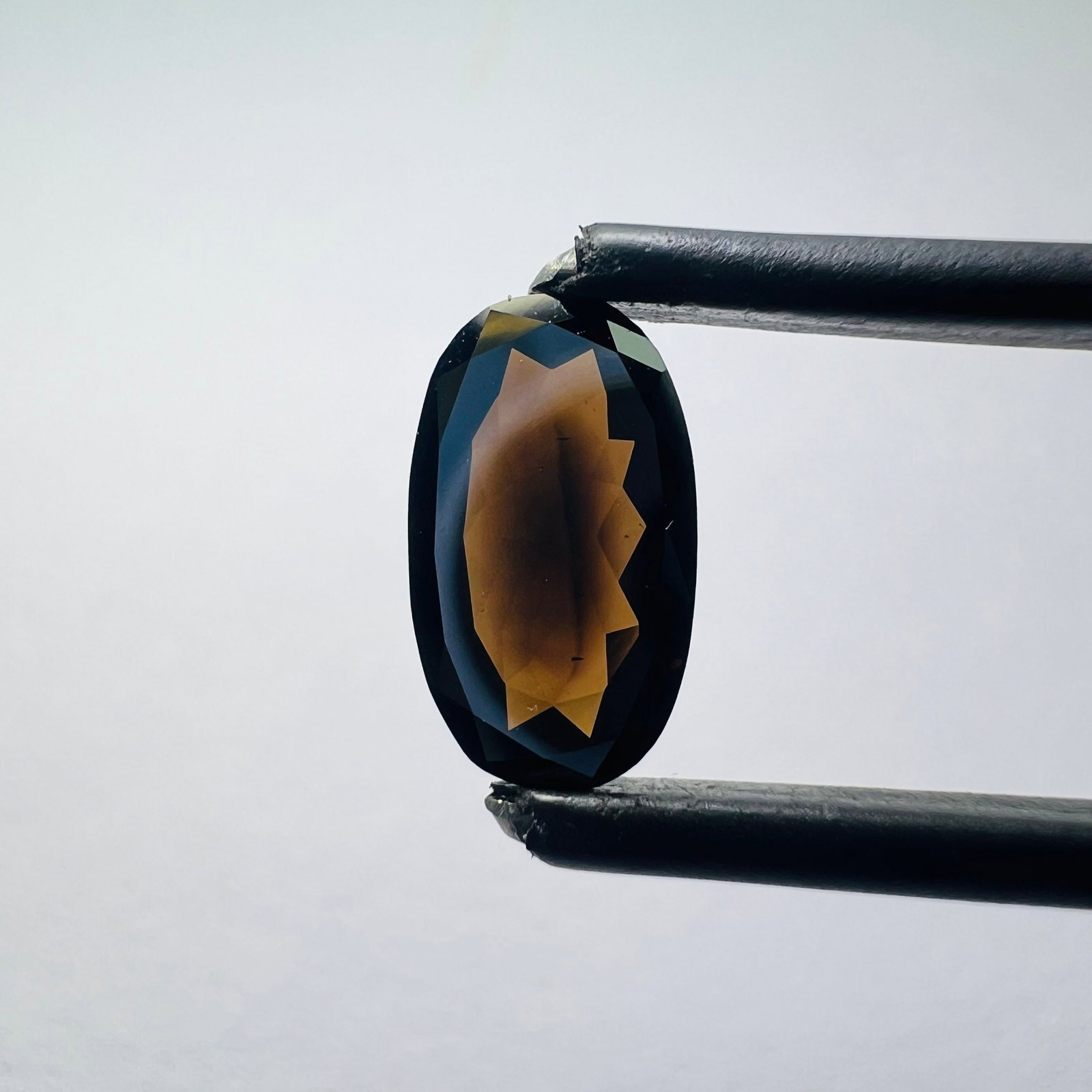 Loose Diamond - OVAL 0.98ct Black I1: Loose Diamond - OVAL 0.98ct Black I1 Source: This is a real non-mined Diamond that has been grown in a lab Shape: OVAL Carats: 0.98 Color: Black Certification: NONE The Diamond Depot Guarantee: All it
