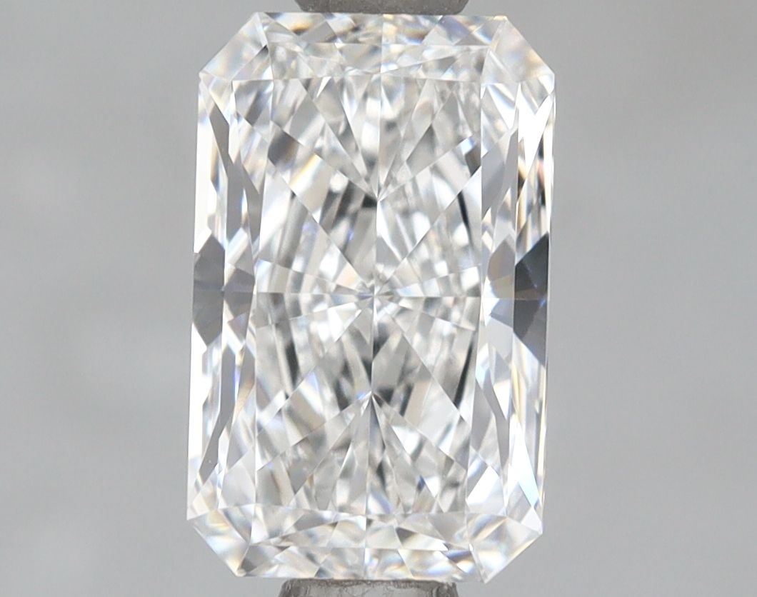 Loose Diamond - RADIANT 1.15ct E IF: Loose Diamond - RADIANT 1.15ct E IF Source: This is a real non-mined Diamond that has been grown in a lab Shape: RADIANT Carats: 1.15 Color: E Clarity: IF Certification: IGI Video: