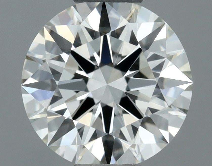 Loose Diamond - ROUND 0.45ct J VVS2: Loose Diamond - ROUND 0.45ct J VVS2 Source: Natural Shape: ROUND Carats: 0.45 Color: J Clarity: VVS2 Certification: GIA The Diamond Depot Guarantee: All items in this auction are guaranteed to be 100%