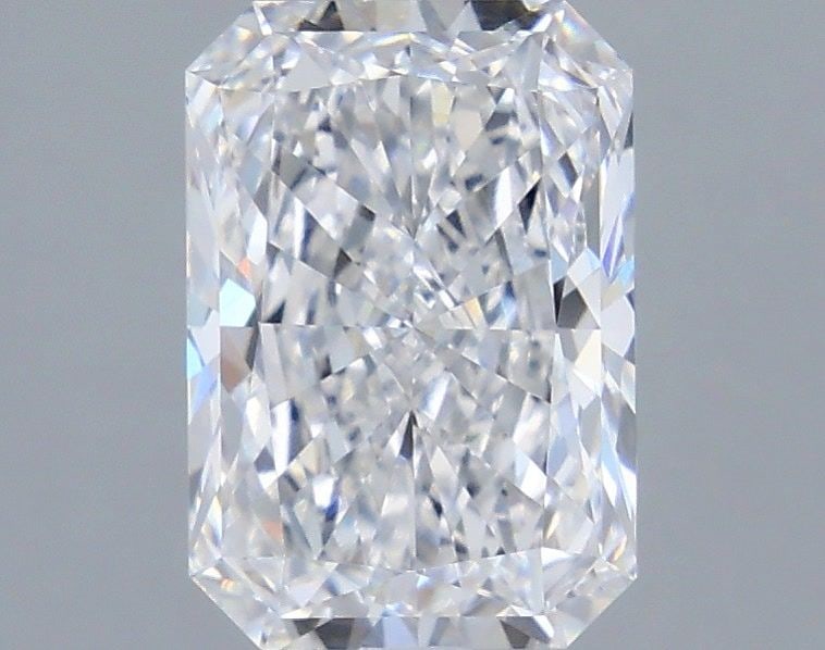 Loose Diamond - RADIANT 3.04ct D VVS2: Loose Diamond - RADIANT 3.04ct D VVS2 Source: This is a real non-mined Diamond that has been grown in a lab Shape: RADIANT Carats: 3.04 Color: D Clarity: VVS2 Certification: IGI Video: Video Link The