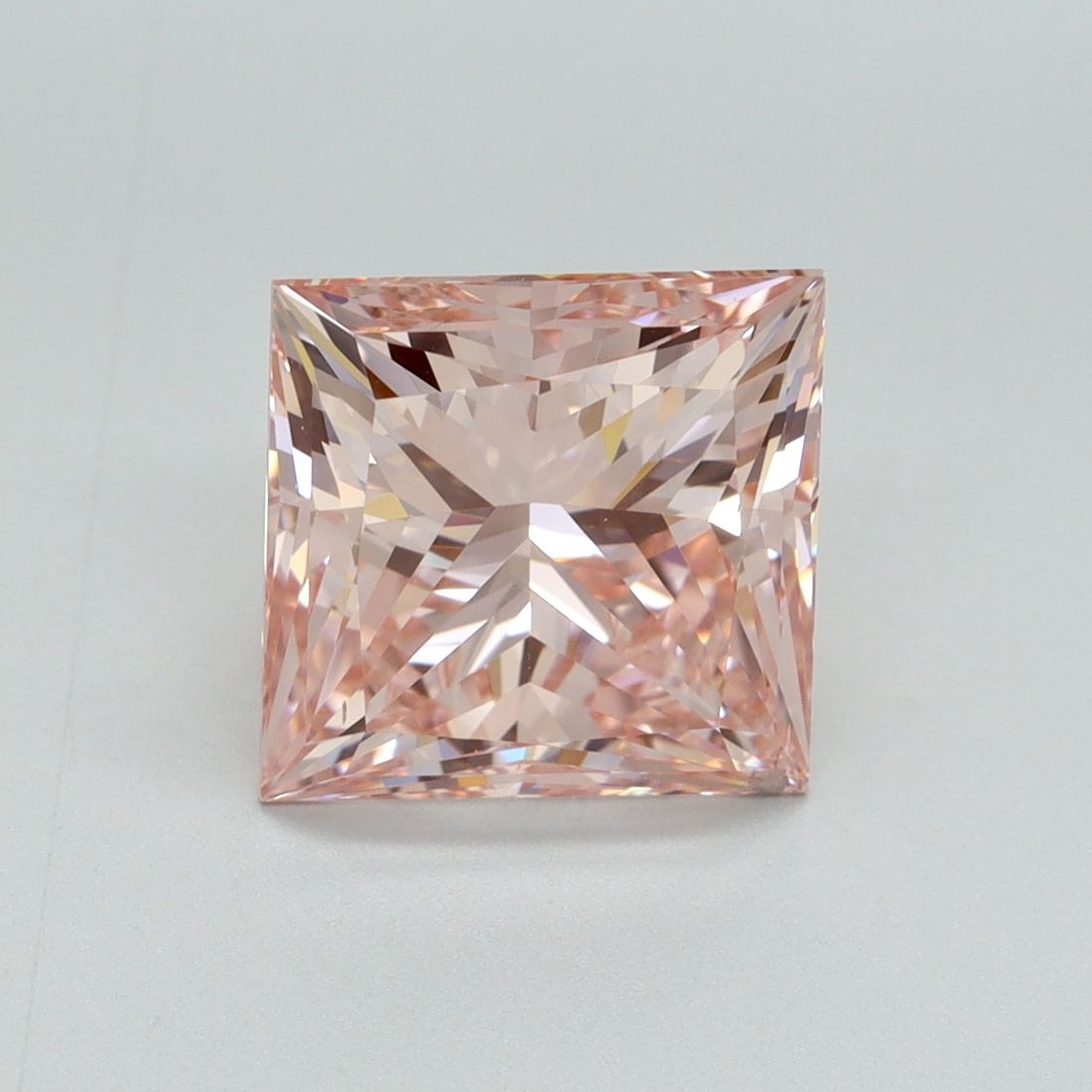 Loose Diamond - PRINCESS 4.53ct Fancy Vivid Pink SI1: Loose Diamond - PRINCESS 4.53ct Fancy Vivid Pink SI1 Source: This is a real non-mined Diamond that has been grown in a lab Shape: PRINCESS Carats: 4.53 Color: Fancy Vivid Pink Certification: IGI