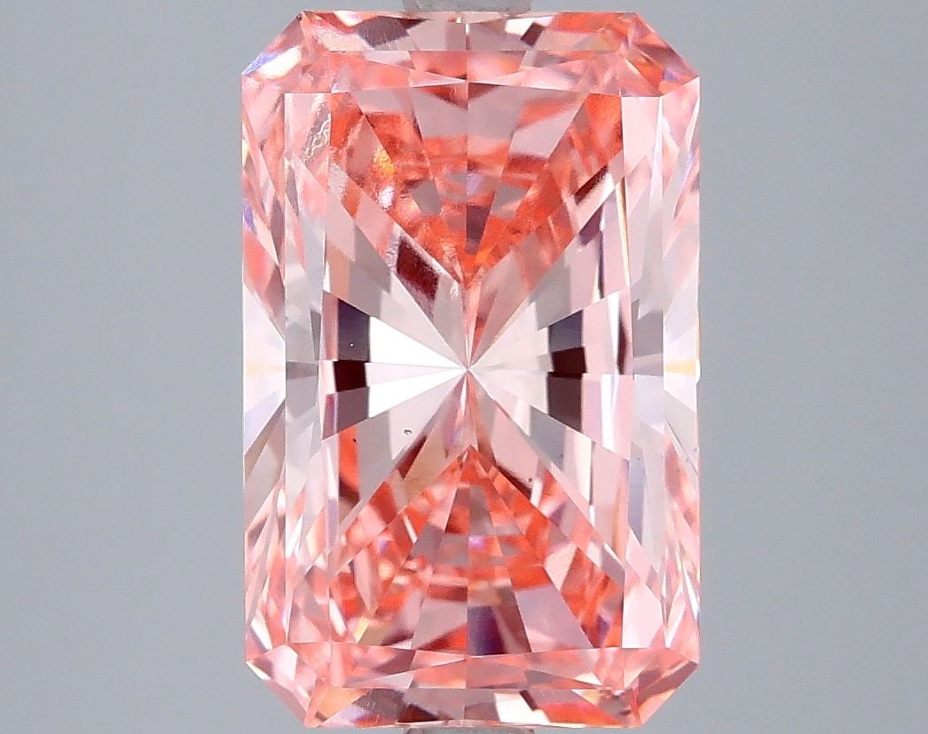 Loose Diamond - RADIANT 4.04ct Fancy Vivid Pink VS1: Loose Diamond - RADIANT 4.04ct Fancy Vivid Pink VS1 Source: This is a real non-mined Diamond that has been grown in a lab Shape: RADIANT Carats: 4.04 Color: Fancy Vivid Pink Certification: IGI Video: