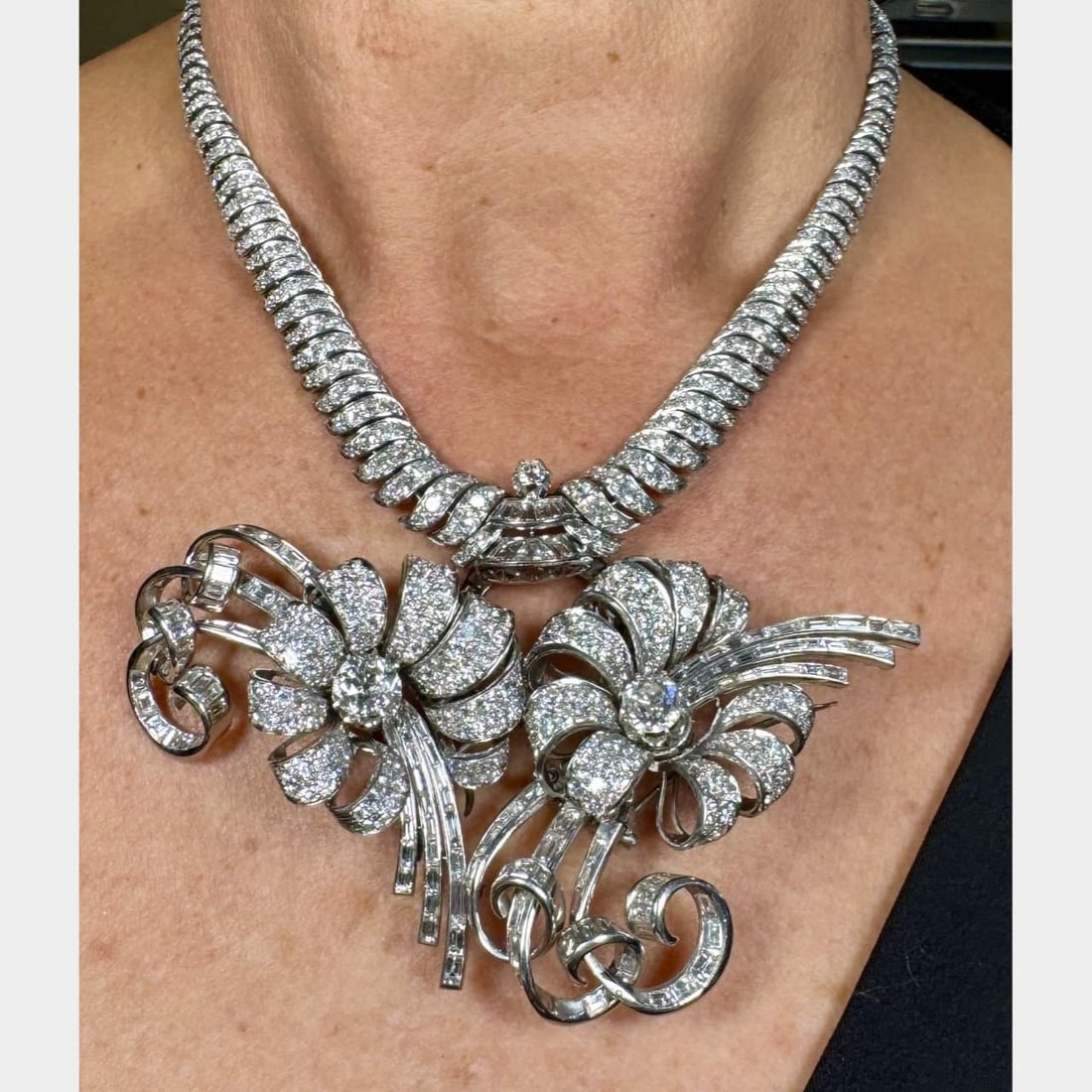 Art Deco Platinum Diamond Necklace and Removable Clips 127.4g: Art Deco Platinum Diamond Necklace and Removable Clips 127.4g This exquisite Art Deco necklace is crafted in platinum and features a stunning array of diamonds. It weighs approximately 127.4 grams