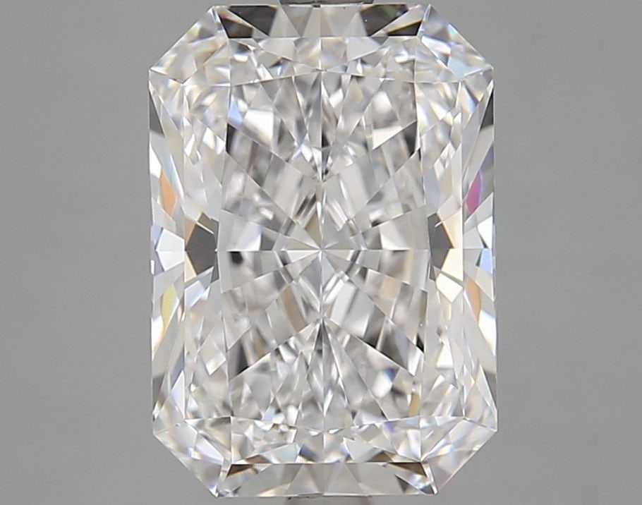 Loose Diamond - RADIANT 4.08ct D VVS1: Loose Diamond - RADIANT 4.08ct D VVS1 Source: This is a real non-mined Diamond that has been grown in a lab Shape: RADIANT Carats: 4.08 Color: D Clarity: VVS1 Certification: GIA Video:
