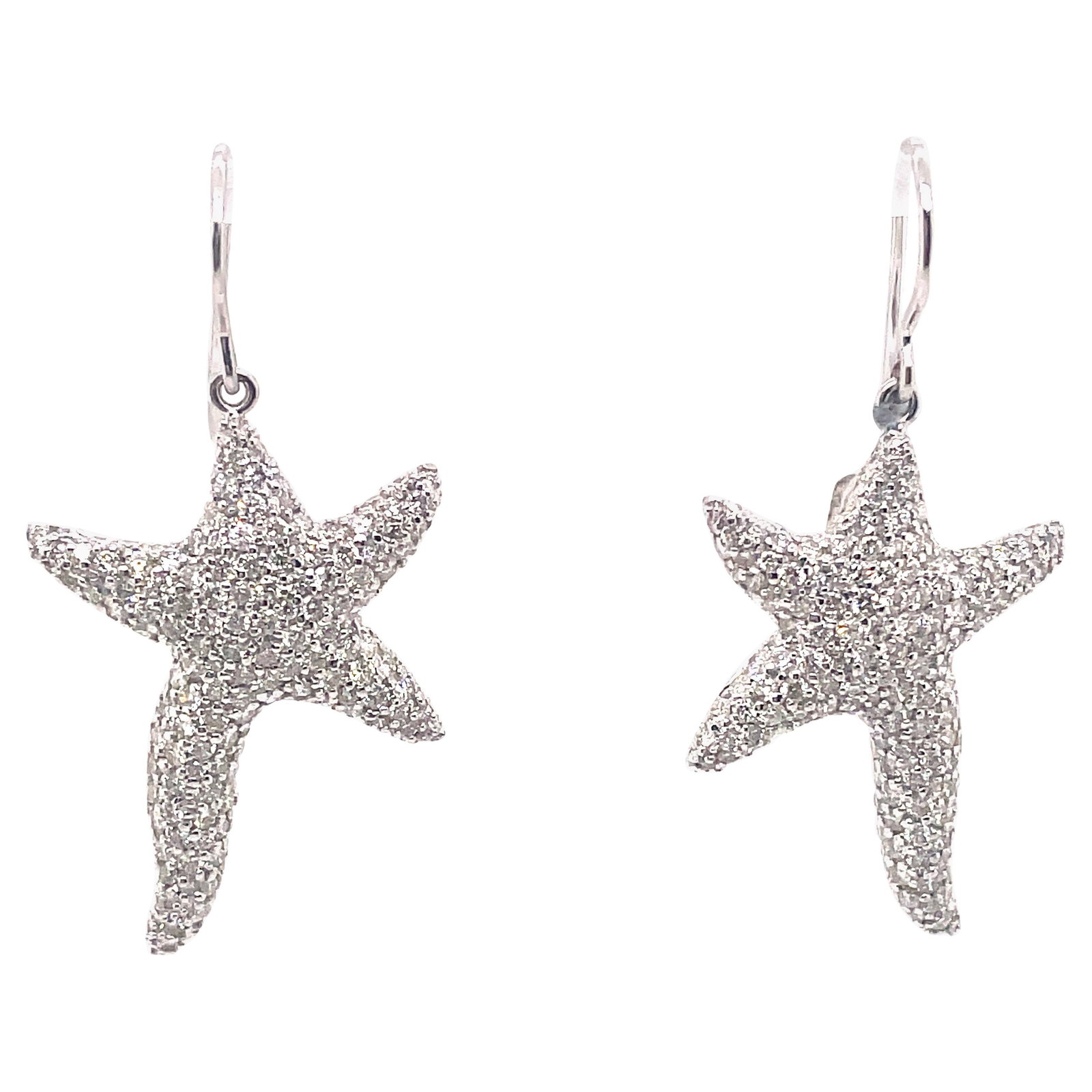 4.58ct Diamond Starfish Earrings in 18k White Gold GIA Appraisal: 4.58ct Diamond Starfish Earrings in 18k White Gold GIA Appraisal These stunning 4.58ct Diamond Starfish Pave Drop Earrings are crafted in luxurious 18k white gold. Featuring a modern design, each