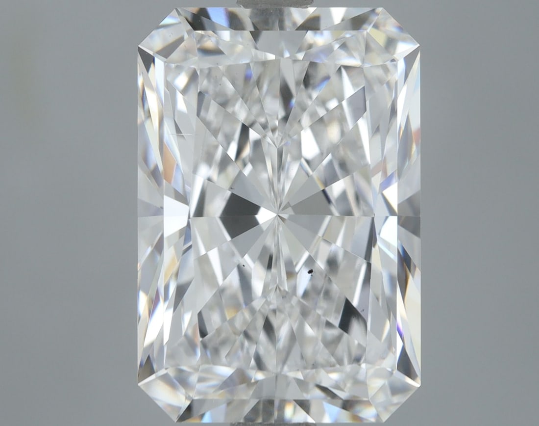 Loose Diamond - RADIANT 4.15ct E VS2: Loose Diamond - RADIANT 4.15ct E VS2 Source: This is a real non-mined Diamond that has been grown in a lab Shape: RADIANT Carats: 4.15 Color: E Clarity: VS2 Certification: IGI Video: Video Link The