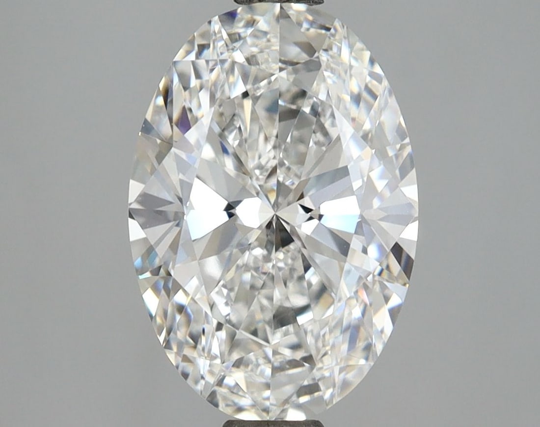 Loose Diamond - OVAL 3.52ct E VVS1: Loose Diamond - OVAL 3.52ct E VVS1 Source: This is a real non-mined Diamond that has been grown in a lab Shape: OVAL Carats: 3.52 Color: E Clarity: VVS1 Certification: IGI Video: