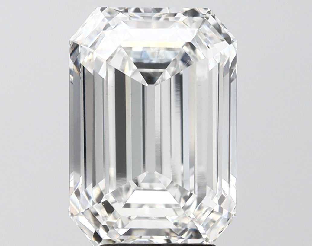 Loose Diamond - EMERALD 5.04ct F VS1: Loose Diamond - EMERALD 5.04ct F VS1 Source: This is a real non-mined Diamond that has been grown in a lab Shape: EMERALD Carats: 5.04 Color: F Clarity: VS1 Certification: IGI Video: