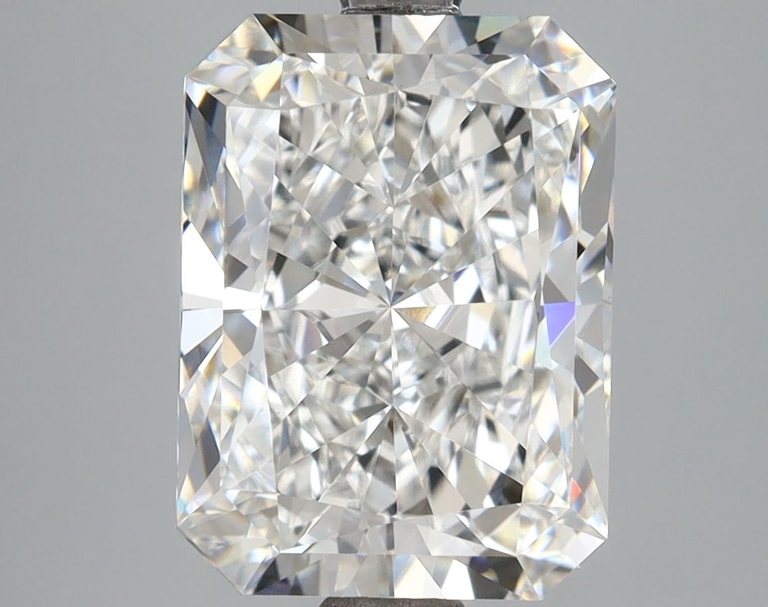 Loose Diamond - RADIANT 5.04ct E VVS2: Loose Diamond - RADIANT 5.04ct E VVS2 Source: This is a real non-mined Diamond that has been grown in a lab Shape: RADIANT Carats: 5.04 Color: E Clarity: VVS2 Certification: IGI Video: