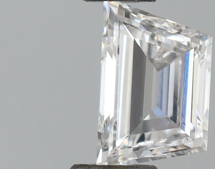 Loose Diamond - TRAPEZOID 0.33ct F VS1: Loose Diamond - TRAPEZOID 0.33ct F VS1 Source: This is a real non-mined Diamond that has been grown in a lab Shape: TRAPEZOID Carats: 0.33 Color: F Clarity: VS1 Certification: NONE Video: Video Link