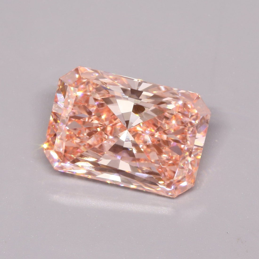 Loose Diamond - RADIANT 3.35ct Fancy Vivid Pink VVS2: Loose Diamond - RADIANT 3.35ct Fancy Vivid Pink VVS2 Source: This is a real non-mined Diamond that has been grown in a lab Shape: RADIANT Carats: 3.35 Color: Fancy Vivid Pink Certification: IGI
