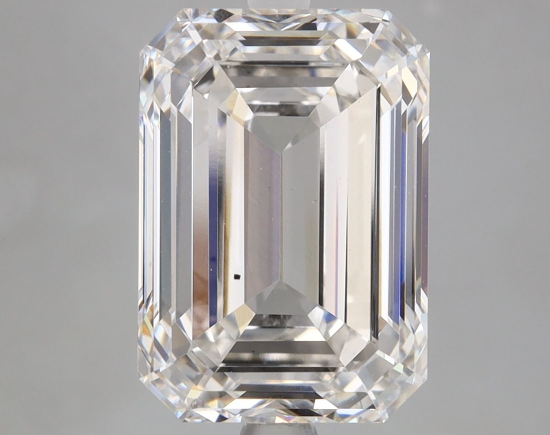 Loose Diamond - EMERALD 6.59ct G VS2: Loose Diamond - EMERALD 6.59ct G VS2 Source: This is a real non-mined Diamond that has been grown in a lab Shape: EMERALD Carats: 6.59 Color: G Clarity: VS2 Certification: IGI Video: