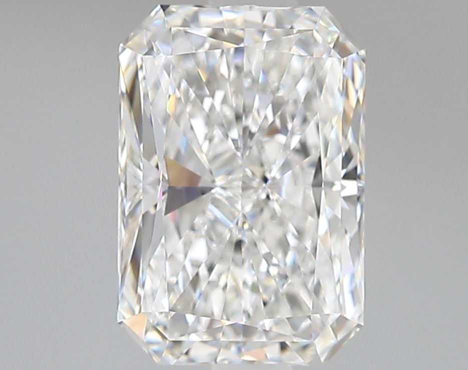 Loose Diamond - RADIANT 2.86ct E VVS2: Loose Diamond - RADIANT 2.86ct E VVS2 Source: This is a real non-mined Diamond that has been grown in a lab Shape: RADIANT Carats: 2.86 Color: E Clarity: VVS2 Certification: IGI Video: Video Link The