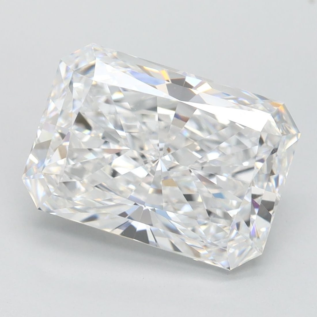 Loose Diamond - RADIANT 3.1ct D IF: Loose Diamond - RADIANT 3.1ct D IF Source: This is a real non-mined Diamond that has been grown in a lab Shape: RADIANT Carats: 3.1 Color: D Clarity: IF Certification: IGI Video: Video Link The