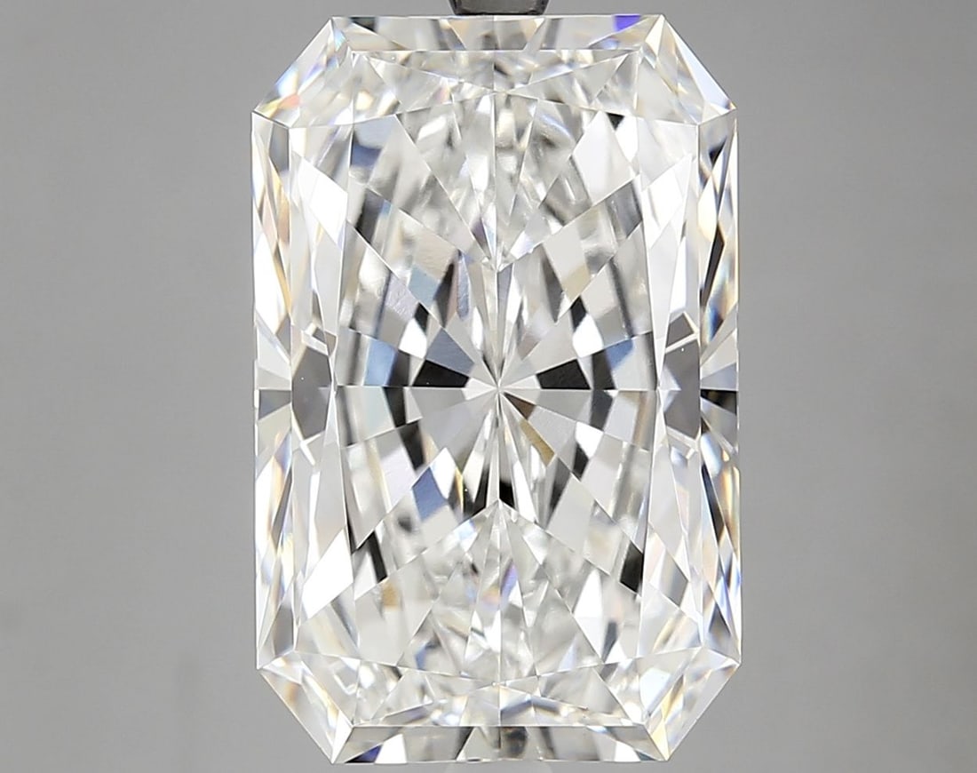 Loose Diamond - RADIANT 9.49ct F VVS2: Loose Diamond - RADIANT 9.49ct F VVS2 Source: This is a real non-mined Diamond that has been grown in a lab Shape: RADIANT Carats: 9.49 Color: F Clarity: VVS2 Certification: IGI The Diamond Depot