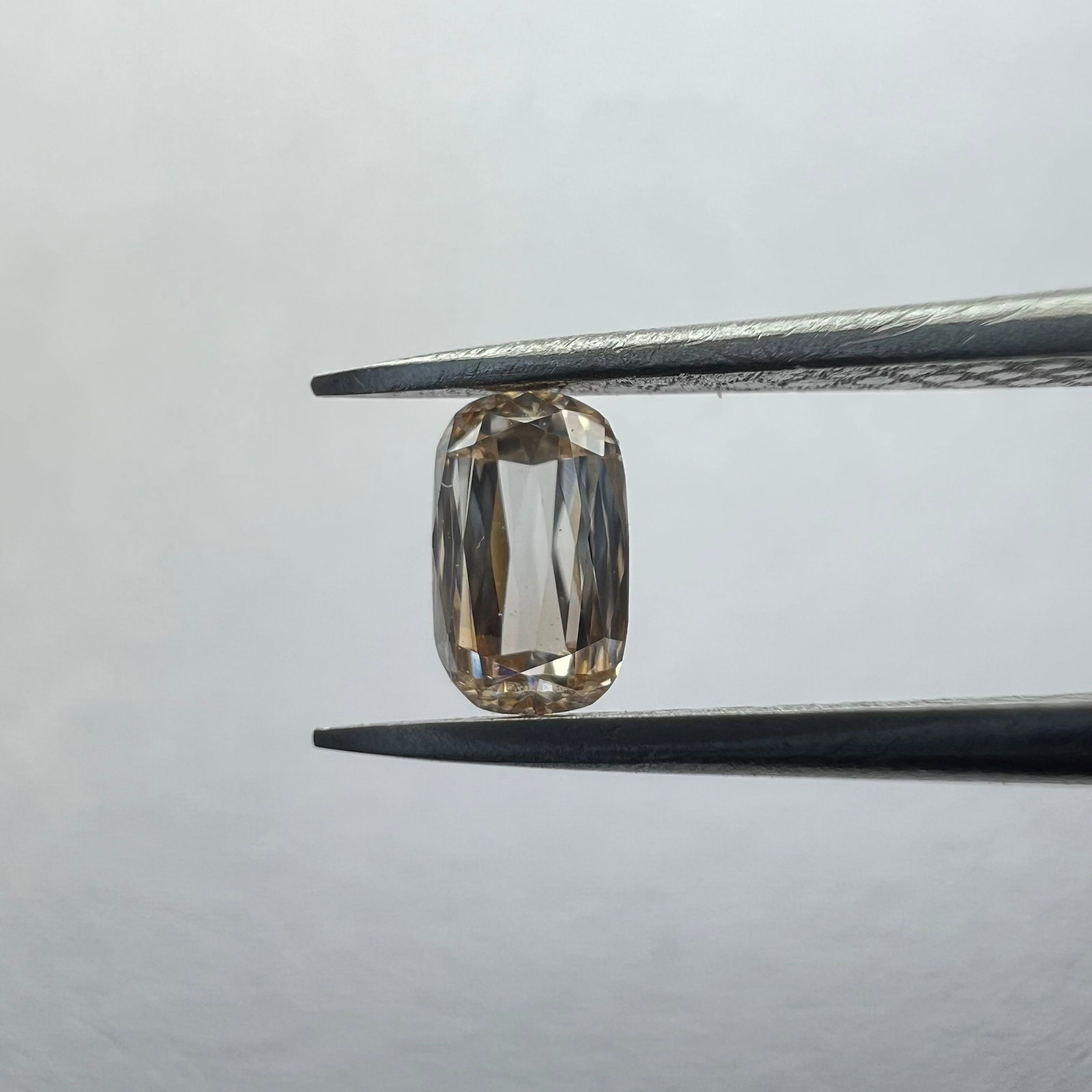 Loose Diamond - OTHER 0.21ct H VVS2: Loose Diamond - OTHER 0.21ct H VVS2 Source: This is a real non-mined Diamond that has been grown in a lab Shape: OTHER Carats: 0.21 Color: H Clarity: VVS2 Certification: NONE The Diamond Depot