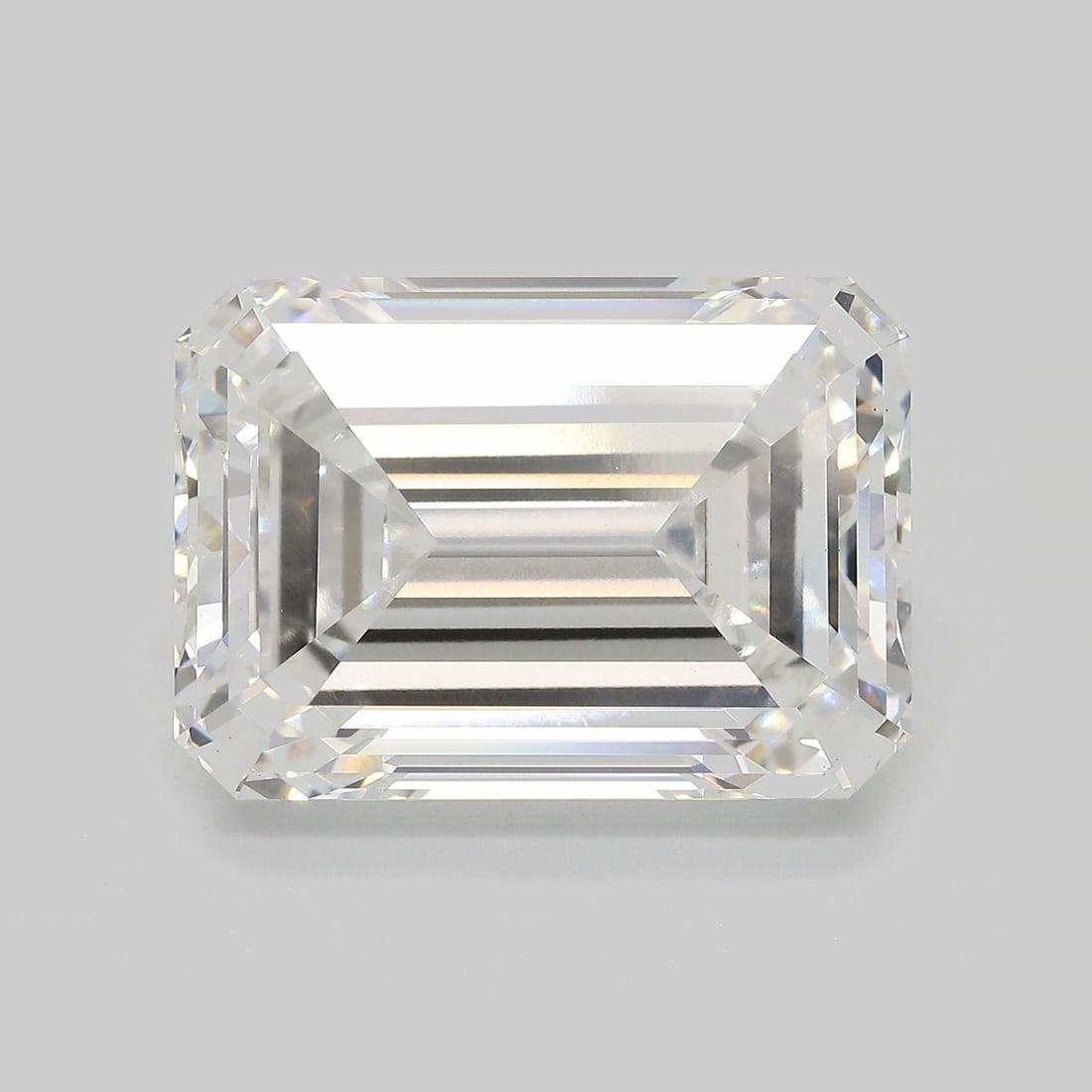 Loose Diamond - EMERALD 21.05ct F VS1: Loose Diamond - EMERALD 21.05ct F VS1 Source: This is a real non-mined Diamond that has been grown in a lab Shape: EMERALD Carats: 21.05 Color: F Clarity: VS1 Certification: IGI Video: